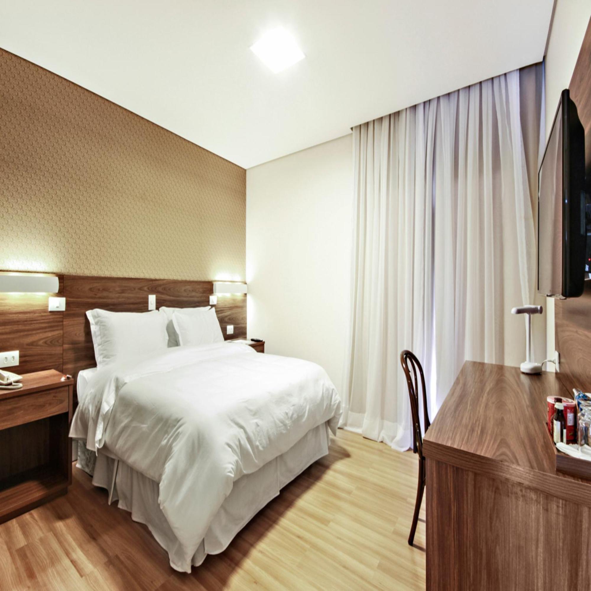 Chateau Hotel 4*